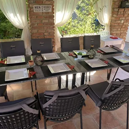 Appartement In With Balcony, Air Condition, Wifi